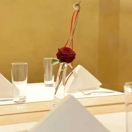 Dom, Zentral - Herzlich - Sozial Engagiert 3*