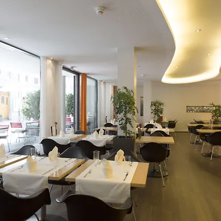 Dom, Zentral - Herzlich - Sozial Engagiert 酒店