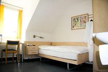 Отель Dom, Zentral - Herzlich - Sozial Engagiert 3*
