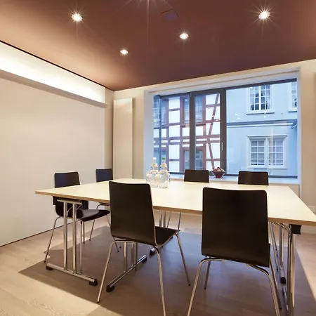 Dom, Zentral - Herzlich - Sozial Engagiert Hotel 3*