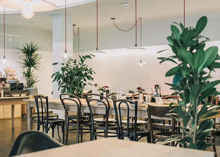 Dom, Zentral - Herzlich - Sozial Engagiert